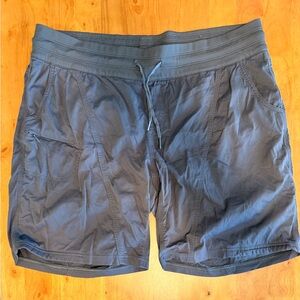 North Face Womans Green XL Shorts Aphrodite Hiking Athletic Drawstring